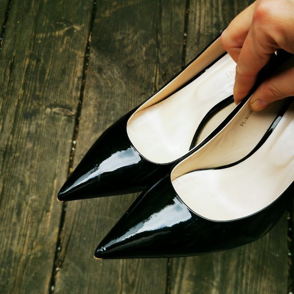 Carlo Pazolini glossy black leather heels ~ size 36-37 ~ excellent condition - Picture 3 of 6